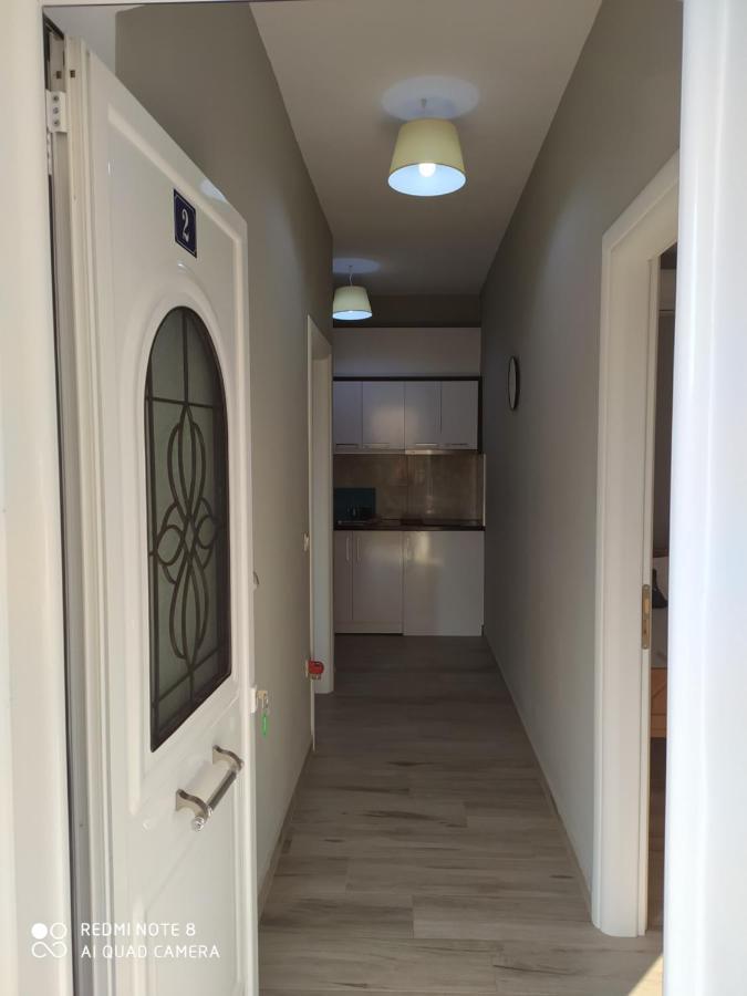 Brb Rooms Himare Bagian luar foto