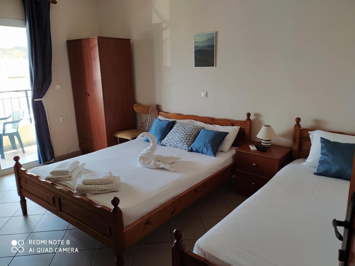 Brb Rooms Himare Bagian luar foto