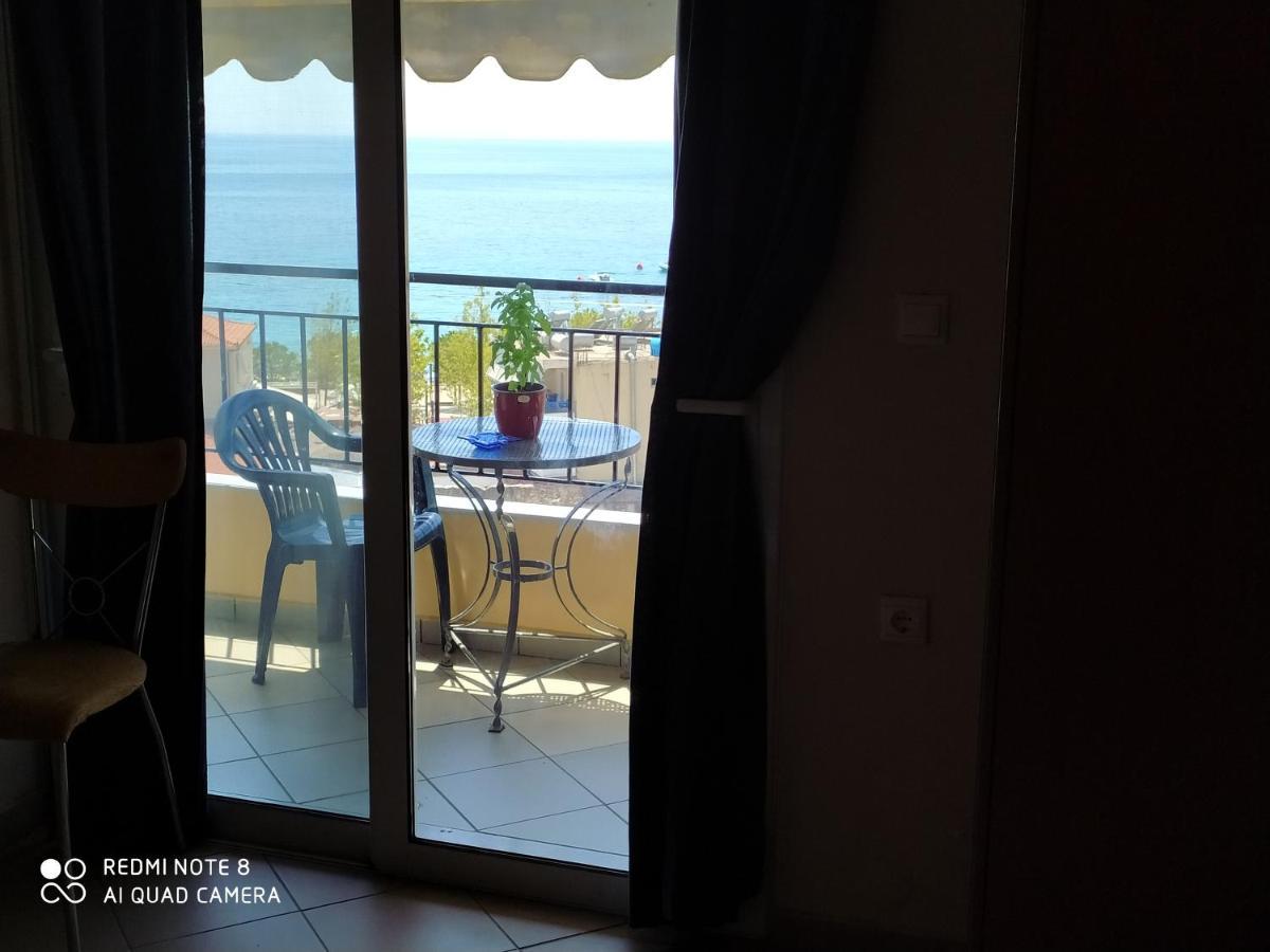 Brb Rooms Himare Bagian luar foto