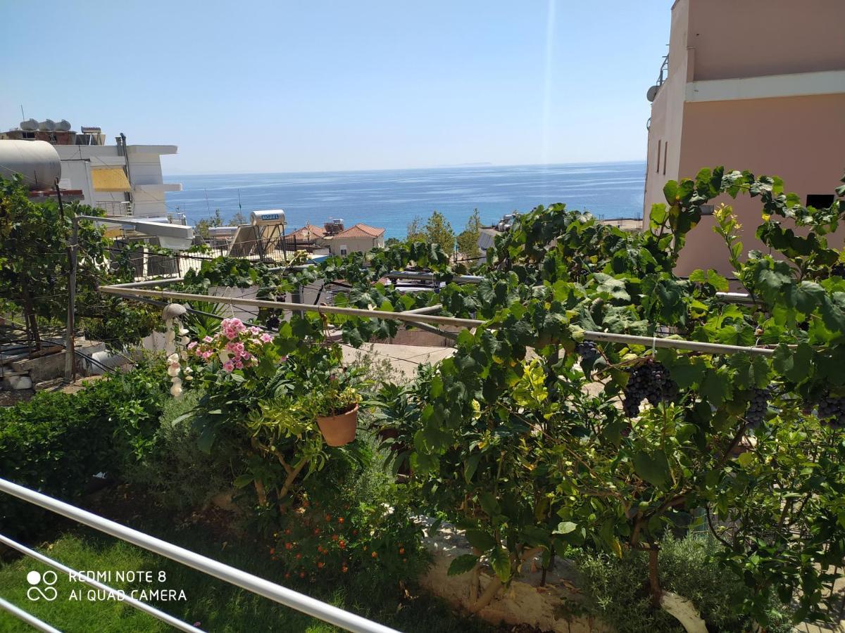 Brb Rooms Himare Bagian luar foto