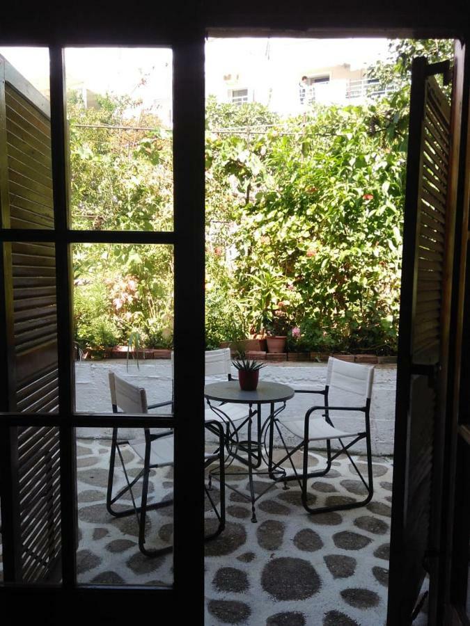 Brb Rooms Himare Bagian luar foto