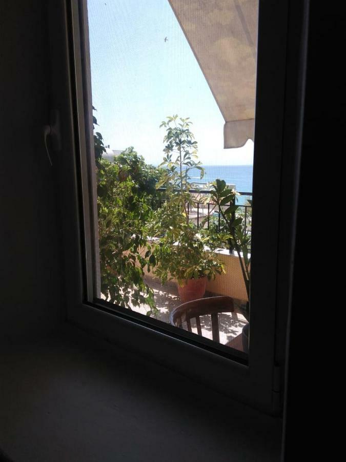 Brb Rooms Himare Bagian luar foto
